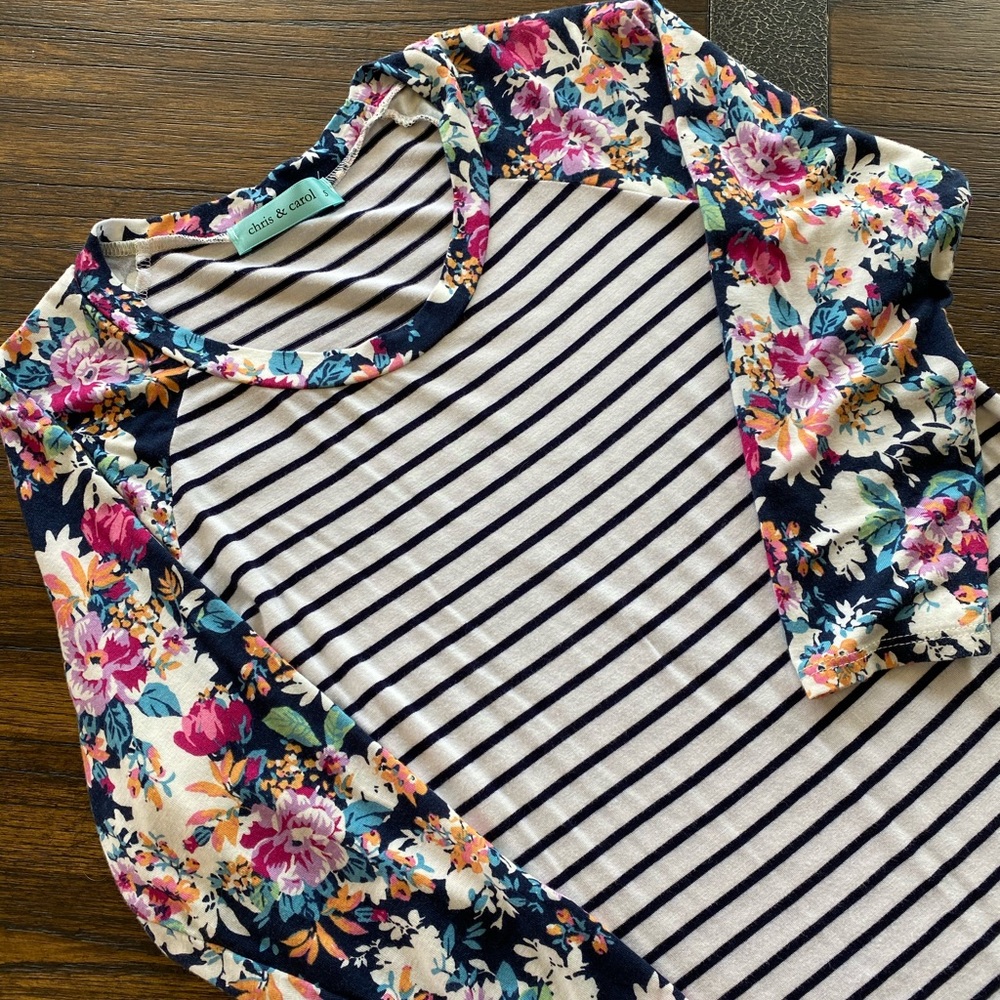 Stripe and floral 3/4 sleeve top.